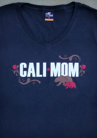 CaliMom – California Women's Mommy Black V-neck T-shirt